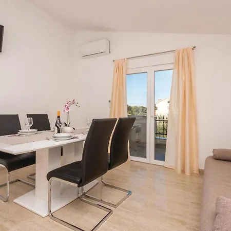 1 Bedroom Stunning In Biograd Apartment