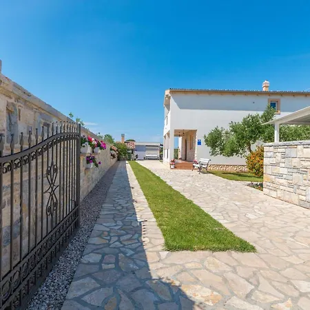 Apartment 1 Bedroom Stunning In Biograd