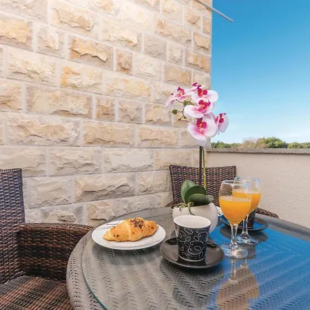 1 Bedroom Stunning In Biograd